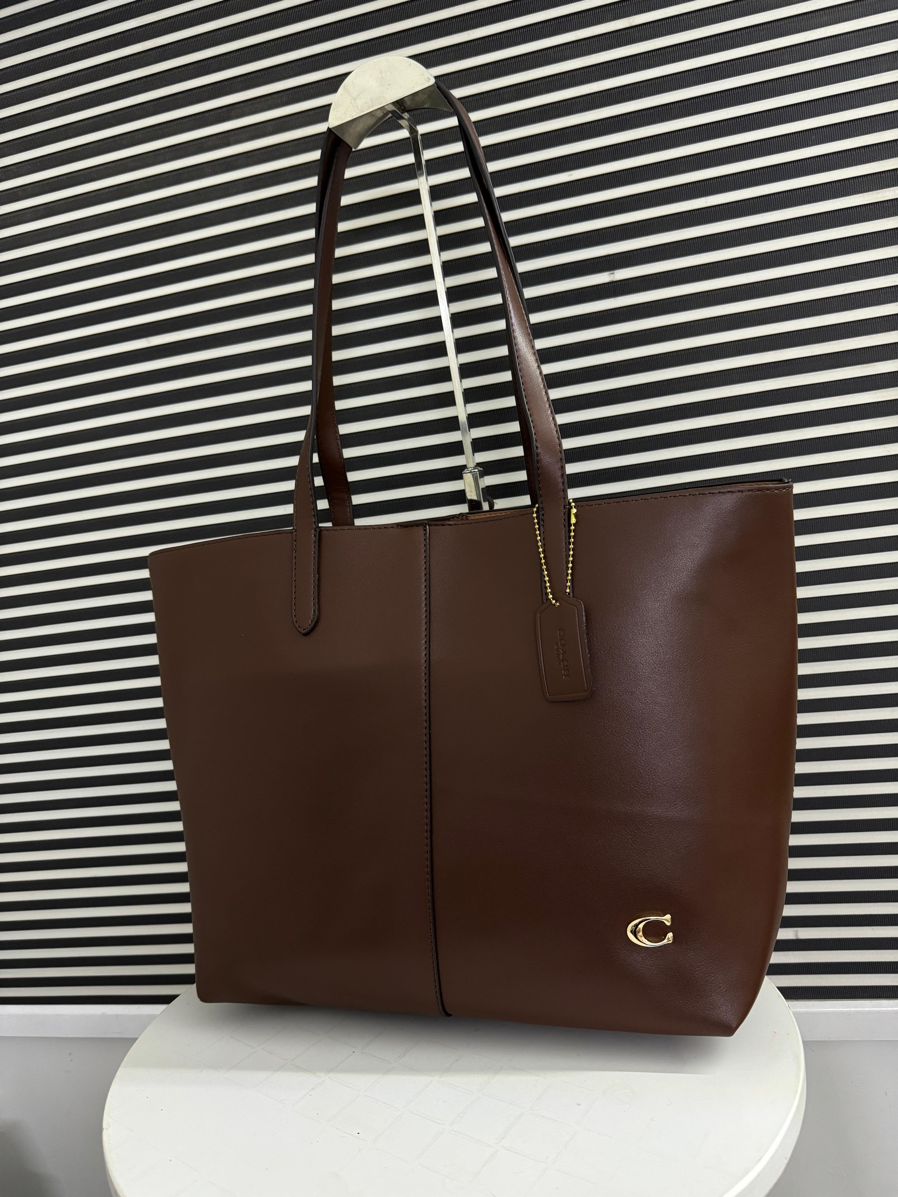 COACH North 32 Leather Tote Bag