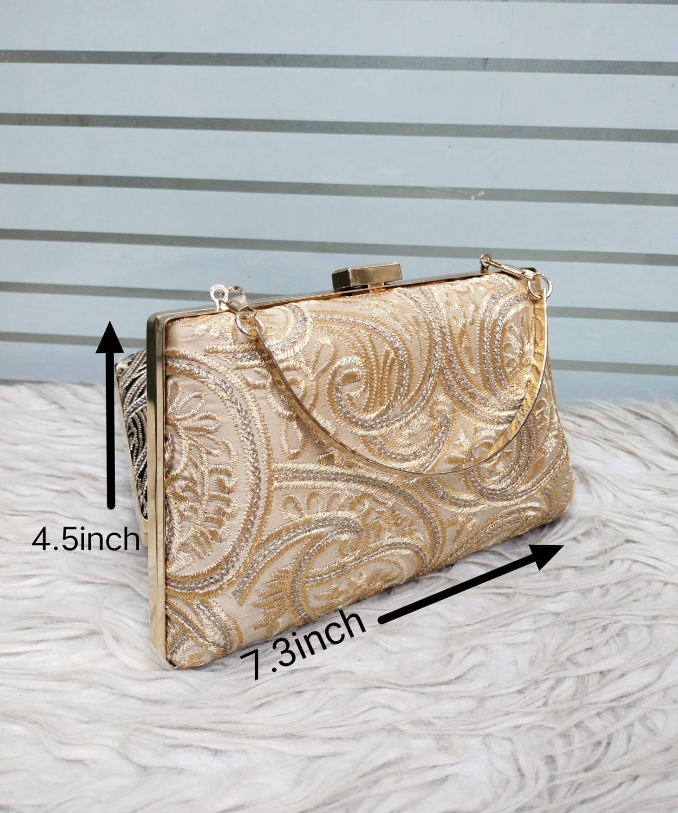 Fancy Hand Clutch for Women Stylish Metal Body