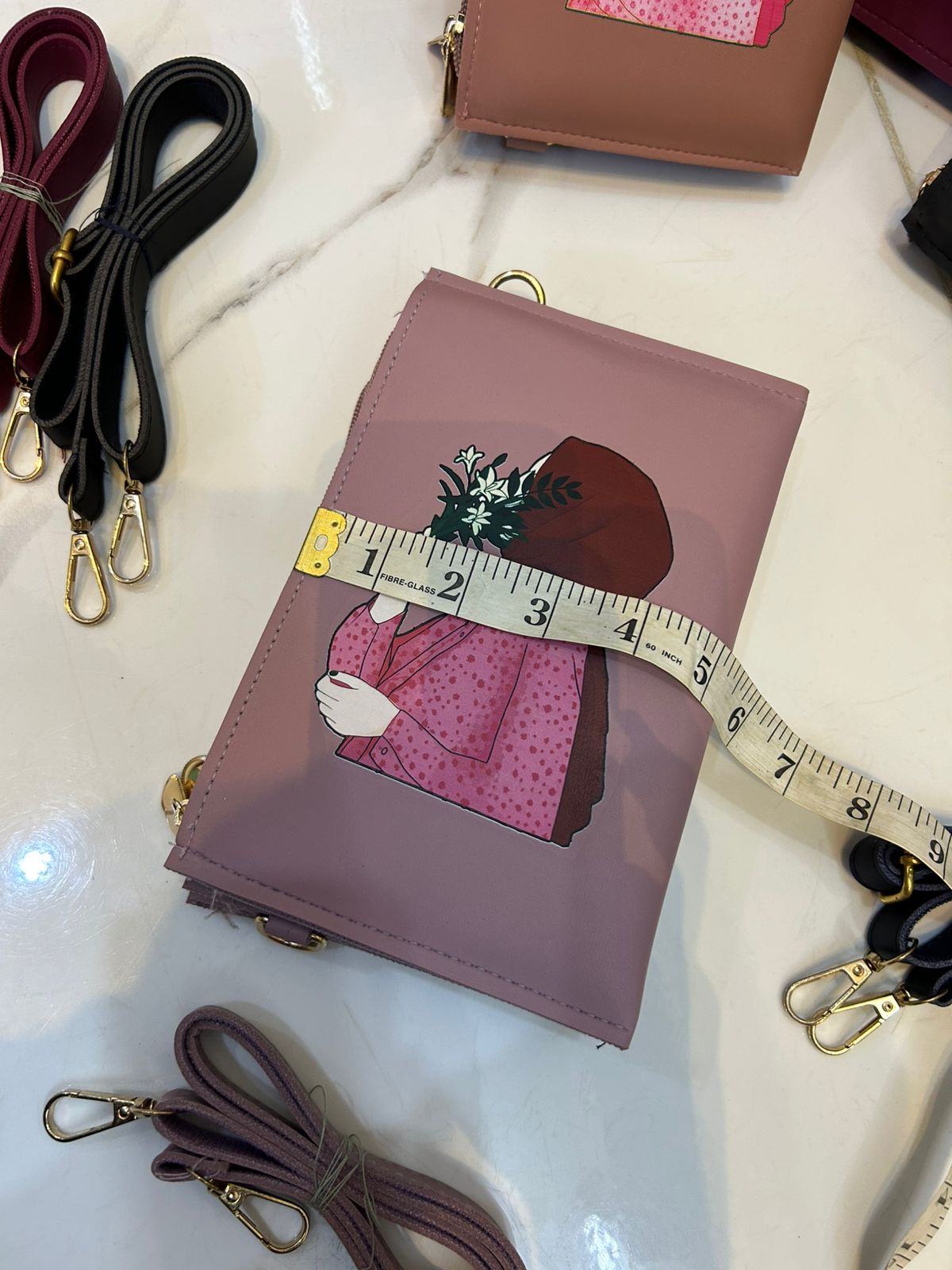 Hijaaabeees Mobile Pouch Side Crossbody Clutch with Hijab Print