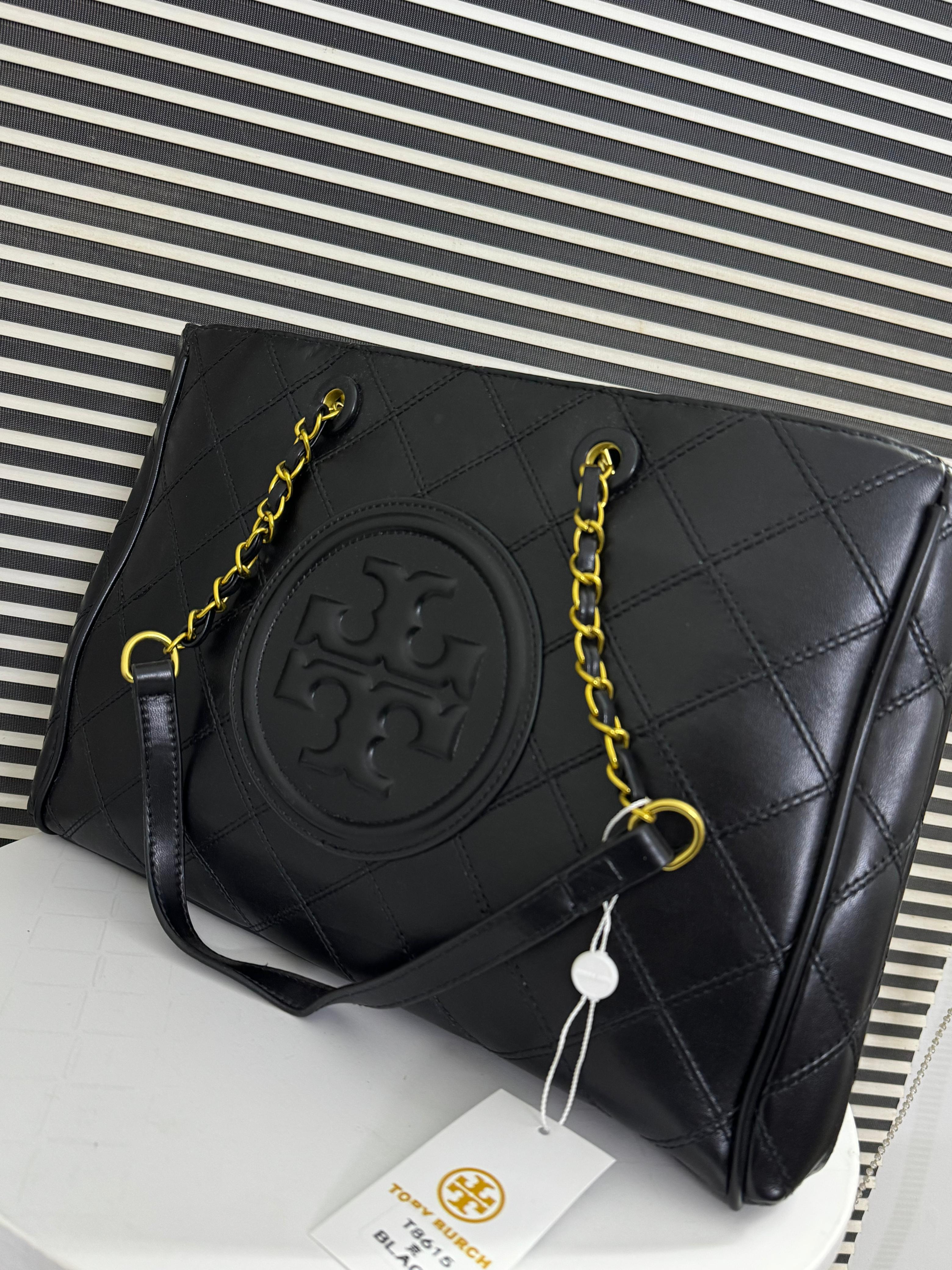 Tory Burch Soft Fleming Large Tote Official Model