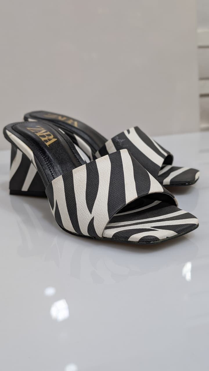 ZARA Try English Heel